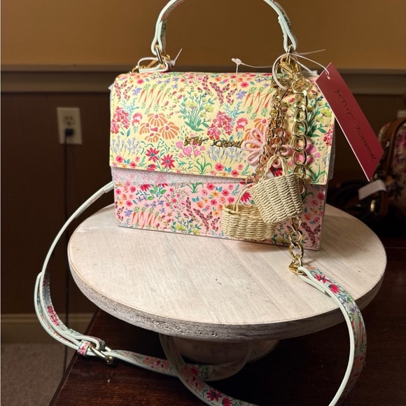 Betsey Johnson Floral Satchel NWT Ditsy Garden Top Handle Crossbody Cottagecore - Picture 2 of 12